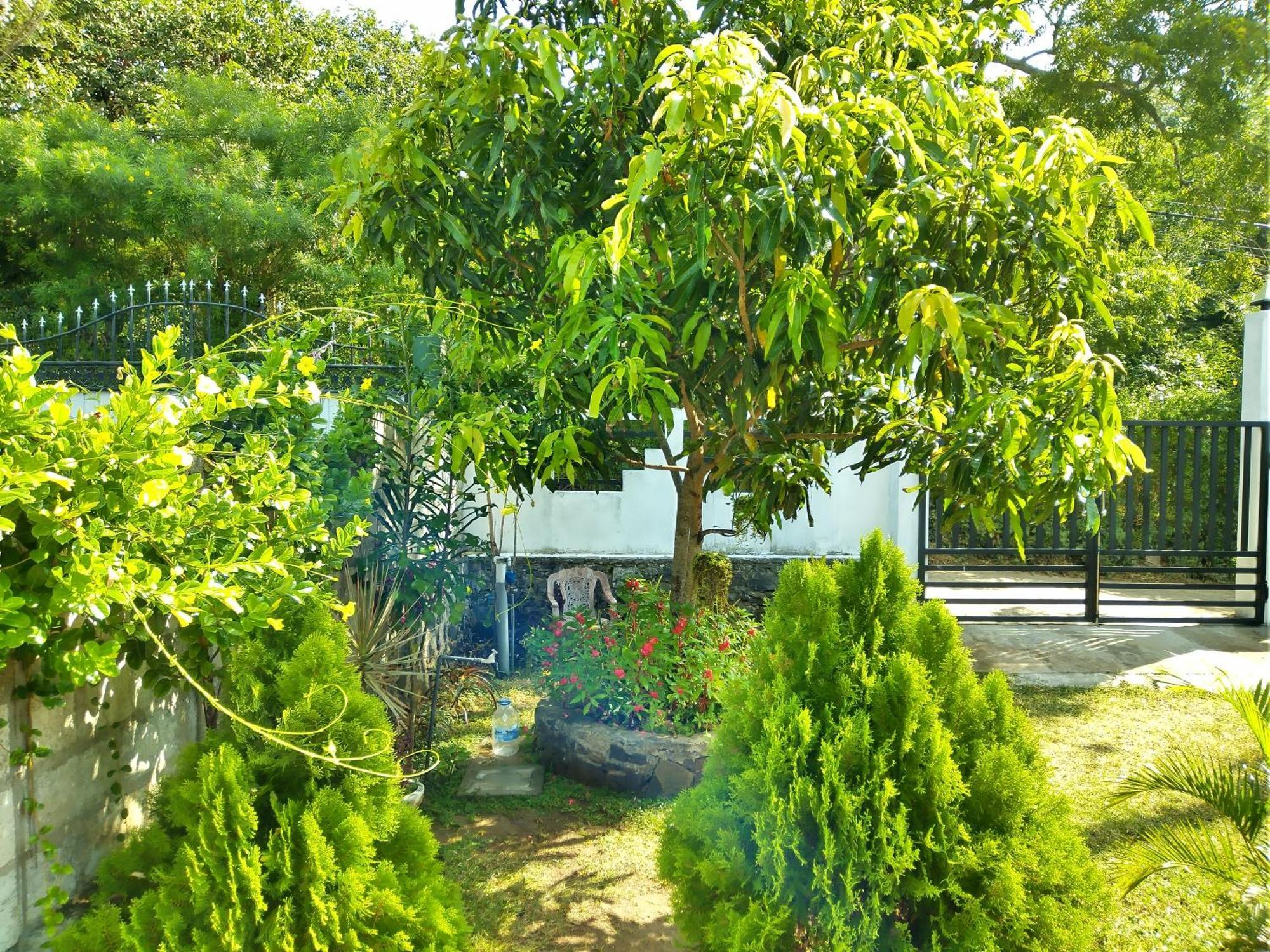Sandhara Home Stay Тангале Стая снимка