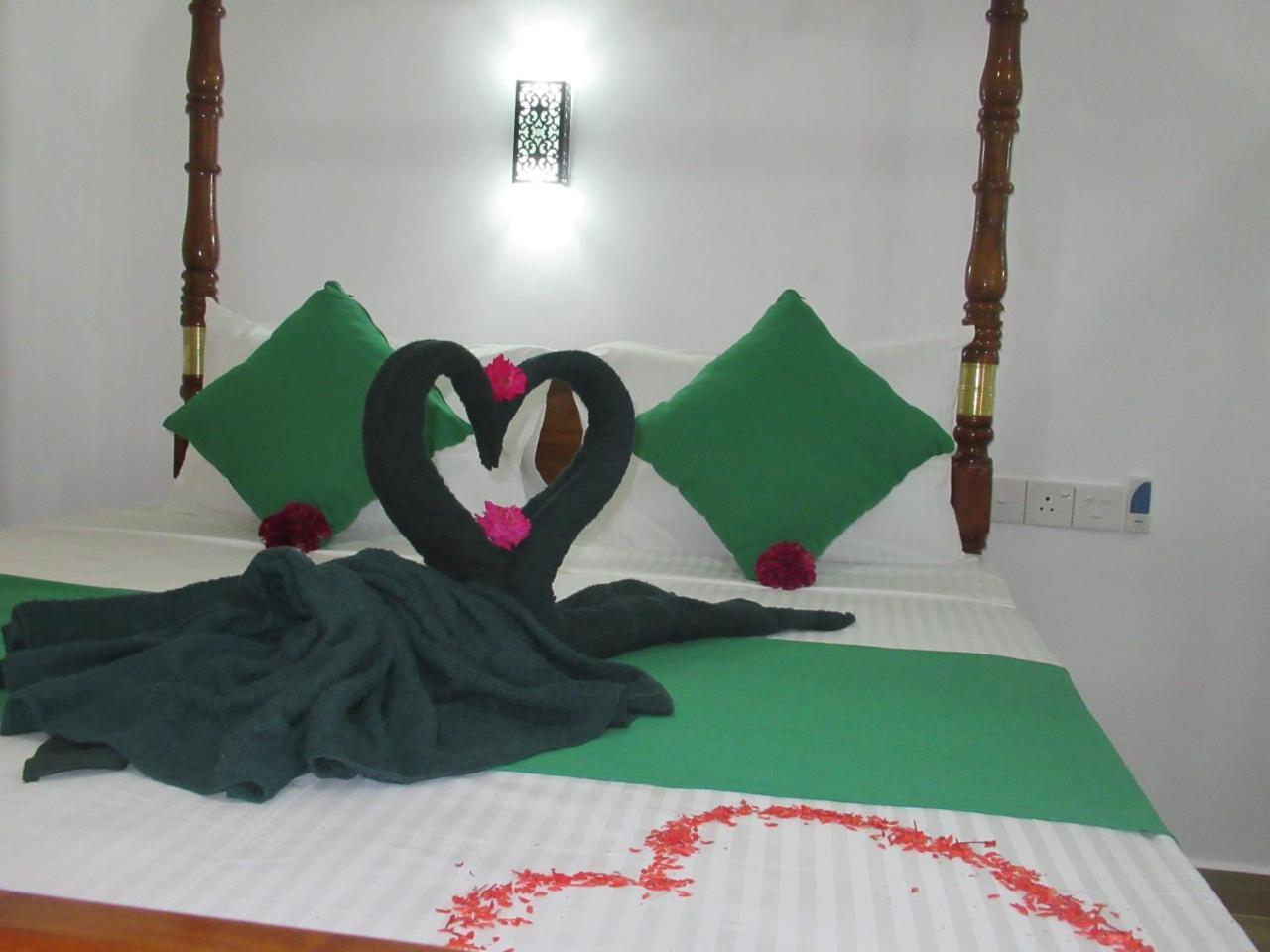 Sandhara Home Stay Тангале Екстериор снимка